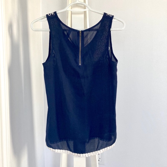 Sleeveless enbroided tank top - XS - Picture 2 of 4